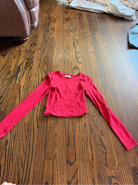 Aritzia Tops - Long Sleeve Cropped Top - Bright Red